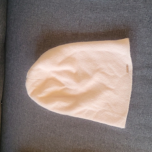 Henri Bendel Cashmere Blush Pink Hat - Picture 1 of 3